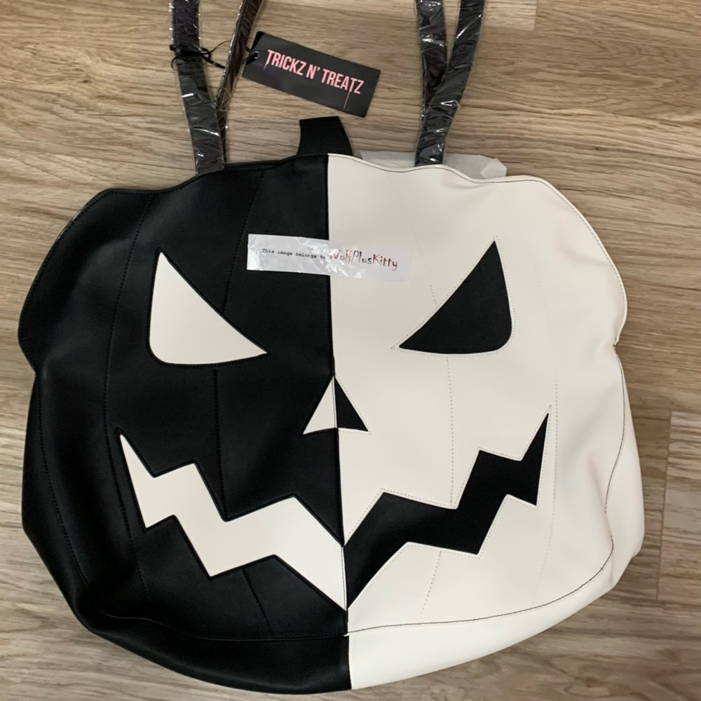 Dolls Kill Trickz n Treatz Giant Pumpkin Face Weekender Tote Bag - NEW